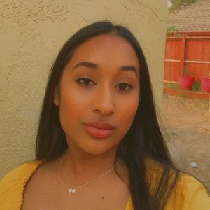 Meet your Posher, Komal